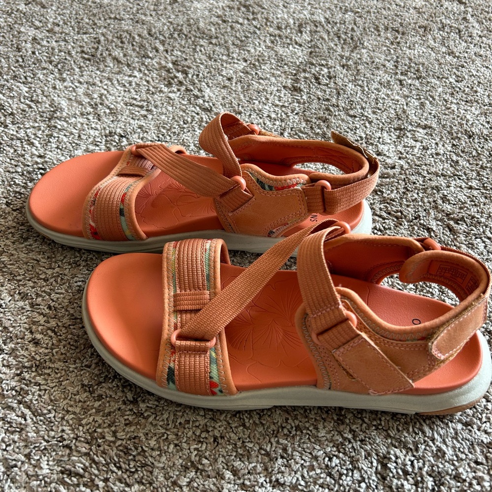 Earth Origins Orange/Peach Sandals with Cushioned Footbed and Velcro Size 8